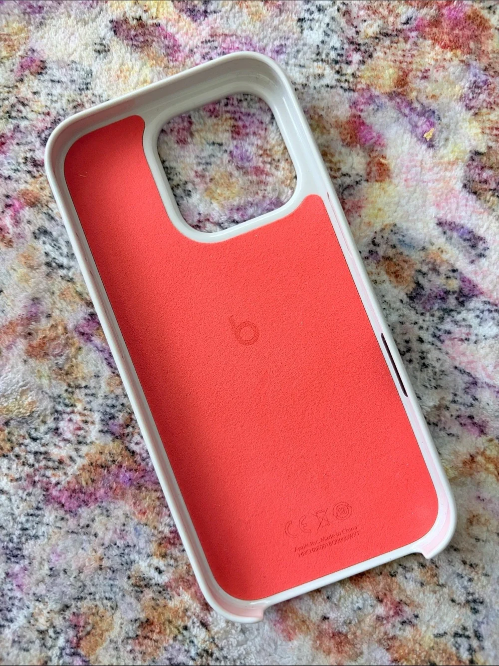 Beats Apple iPhone 16Pro Magsafe Phone Case in Summit Stone (light grey)